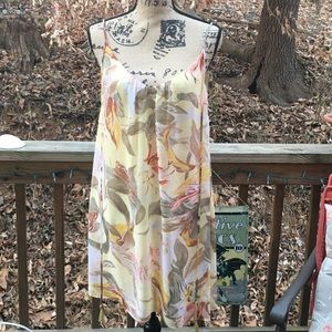 White House Black Market Pale Yellow Tropical Dres